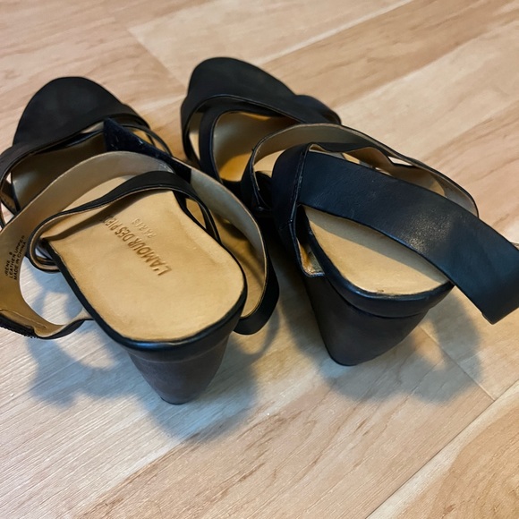 L’Amours Des Pieds Irene Wedge Sandal - Picture 2 of 6